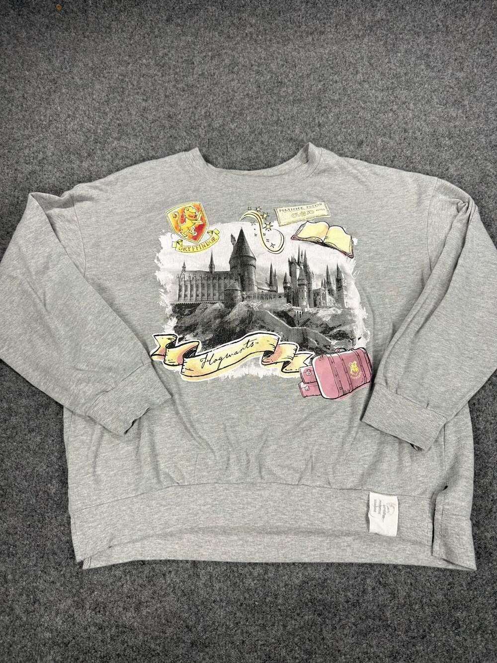 Wizarding World Harry Potter Hogwarts Castle Graphic Crewneck Sweatshirt